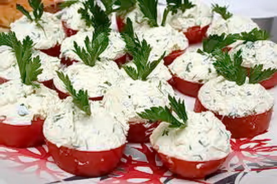 помидоры фаршированные салатом